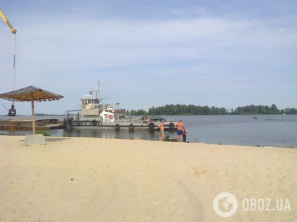 Под Киевом "песчаная мафия" нагло захватила пляж на Днепре: опубликованы фото
