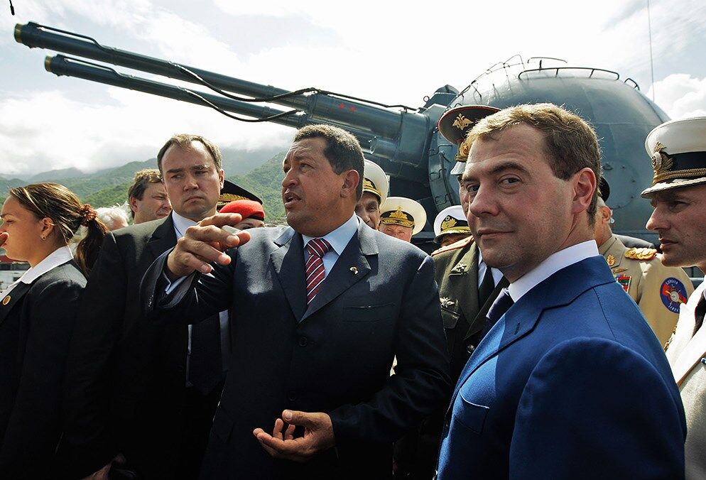 Медведєву - 52: зібрані курйозні фото і відео з російським прем'єром