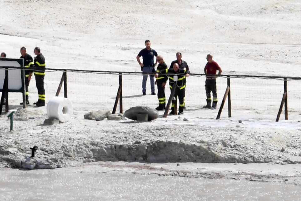Ужасная трагедия в Италии: семья с ребенком погибла в кратере вулкана