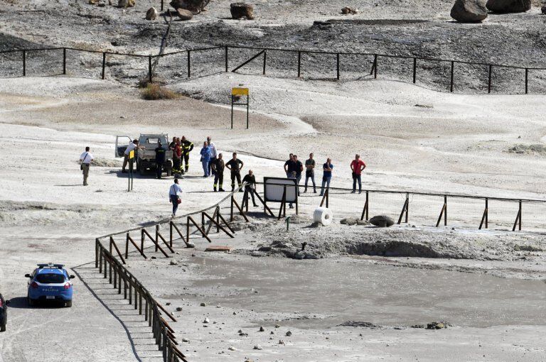 Жахлива трагедія в Італії: сім'я з дитиною загинула після падіння у кратер вулкана
