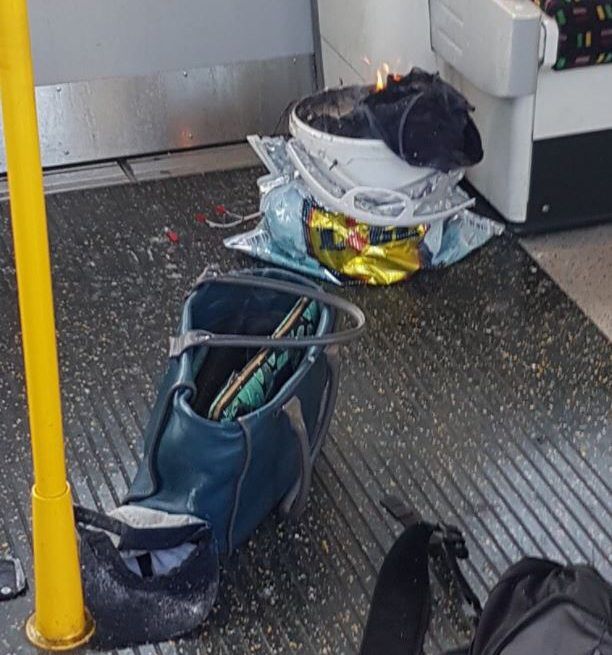 Обгорели лица и волосы: в лондонском метро прогремел взрыв