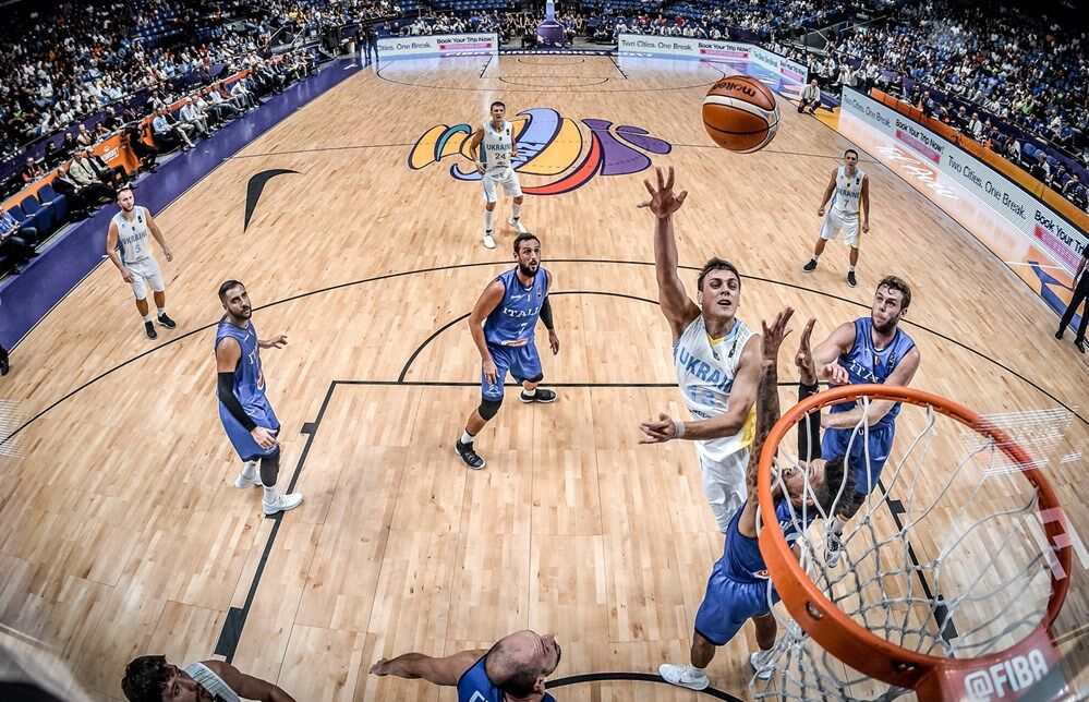 Украина потрепала нервы Италии в матче чемпионата Европы по баскетболу