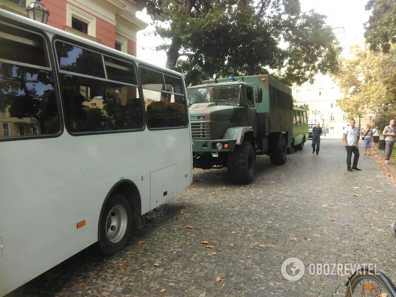 В Одессе под мэрией произошли столкновения активистов с полицией: много пострадавших