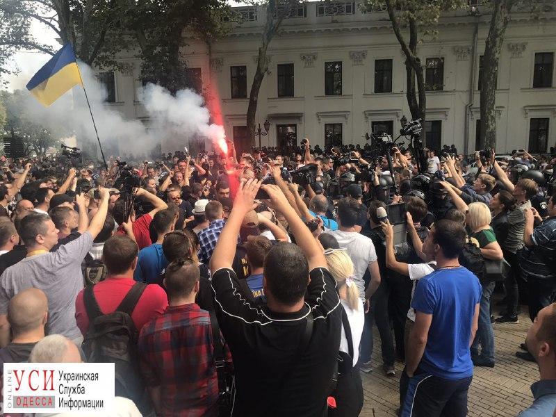 На улицах тысячи горожан: в Одессе потребовали отставки Труханова