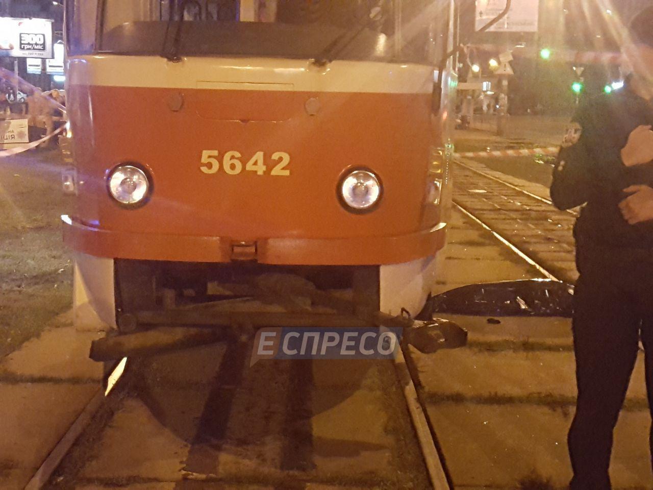 У Києві трамвай на смерть збив хлопчика