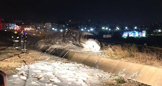 В аэропорту Стамбула разбился самолет: опубликованы фото и видео