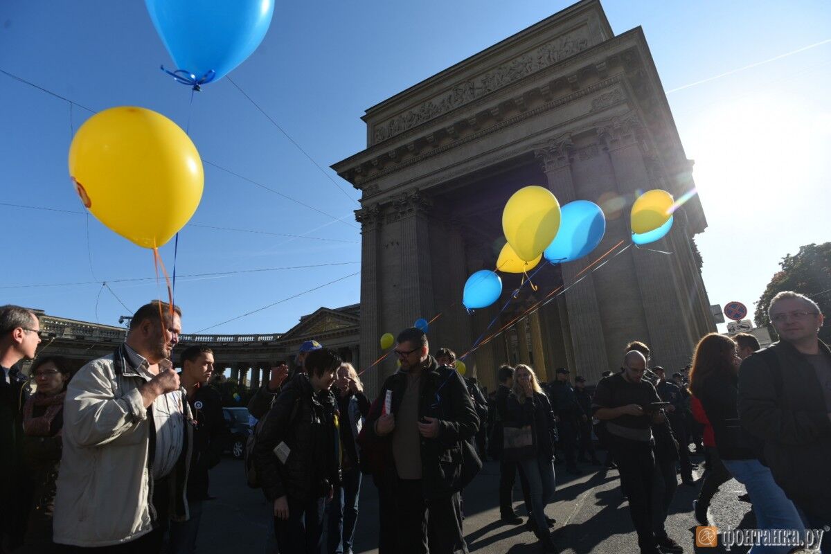 "Путін - це війна!" Санкт-Петербург вийшов на несанкціонований мітинг проти війни з Україною