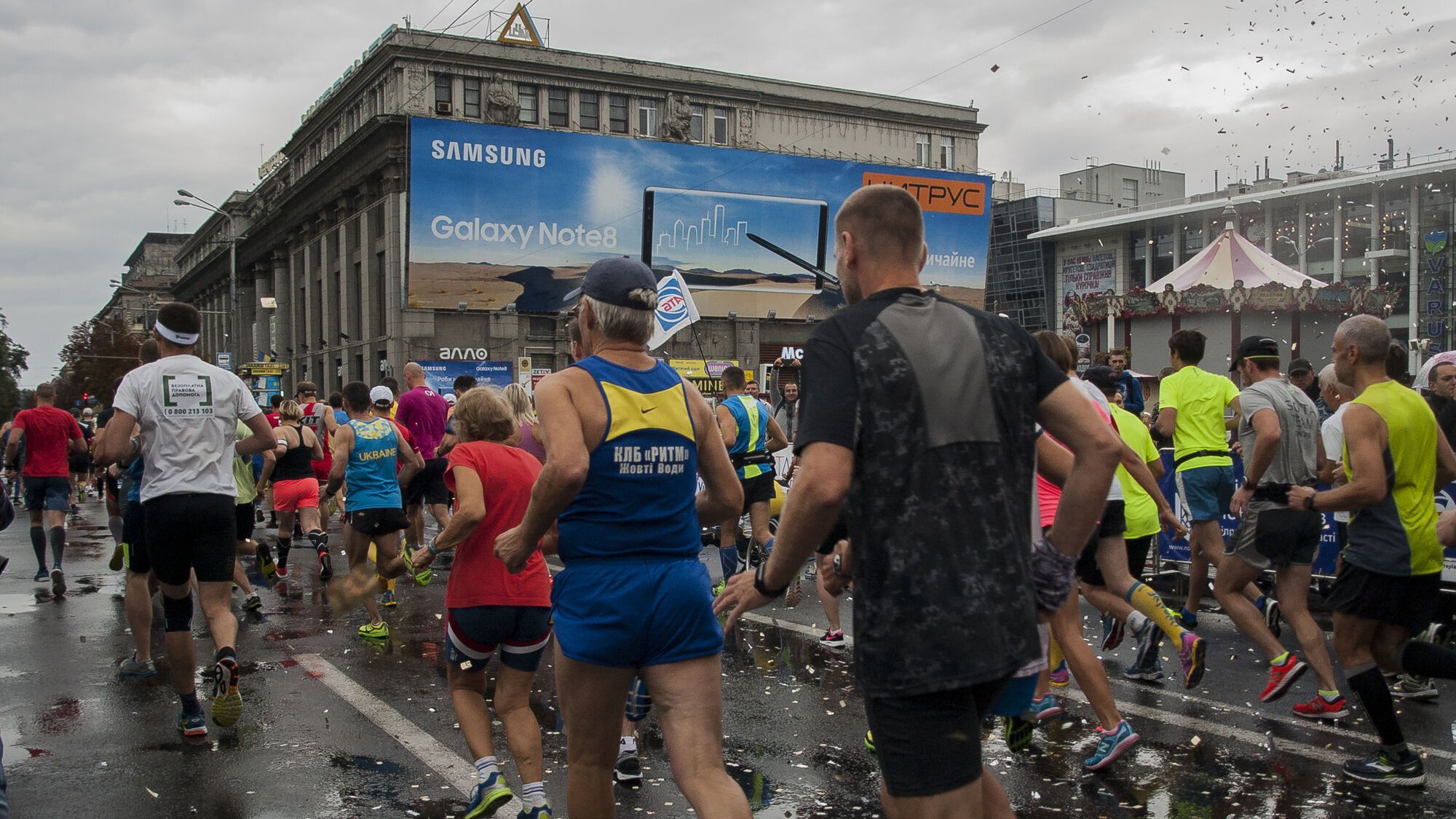 У Дніпрі пройшов масштабний марафон: з'явилися яскраві фото