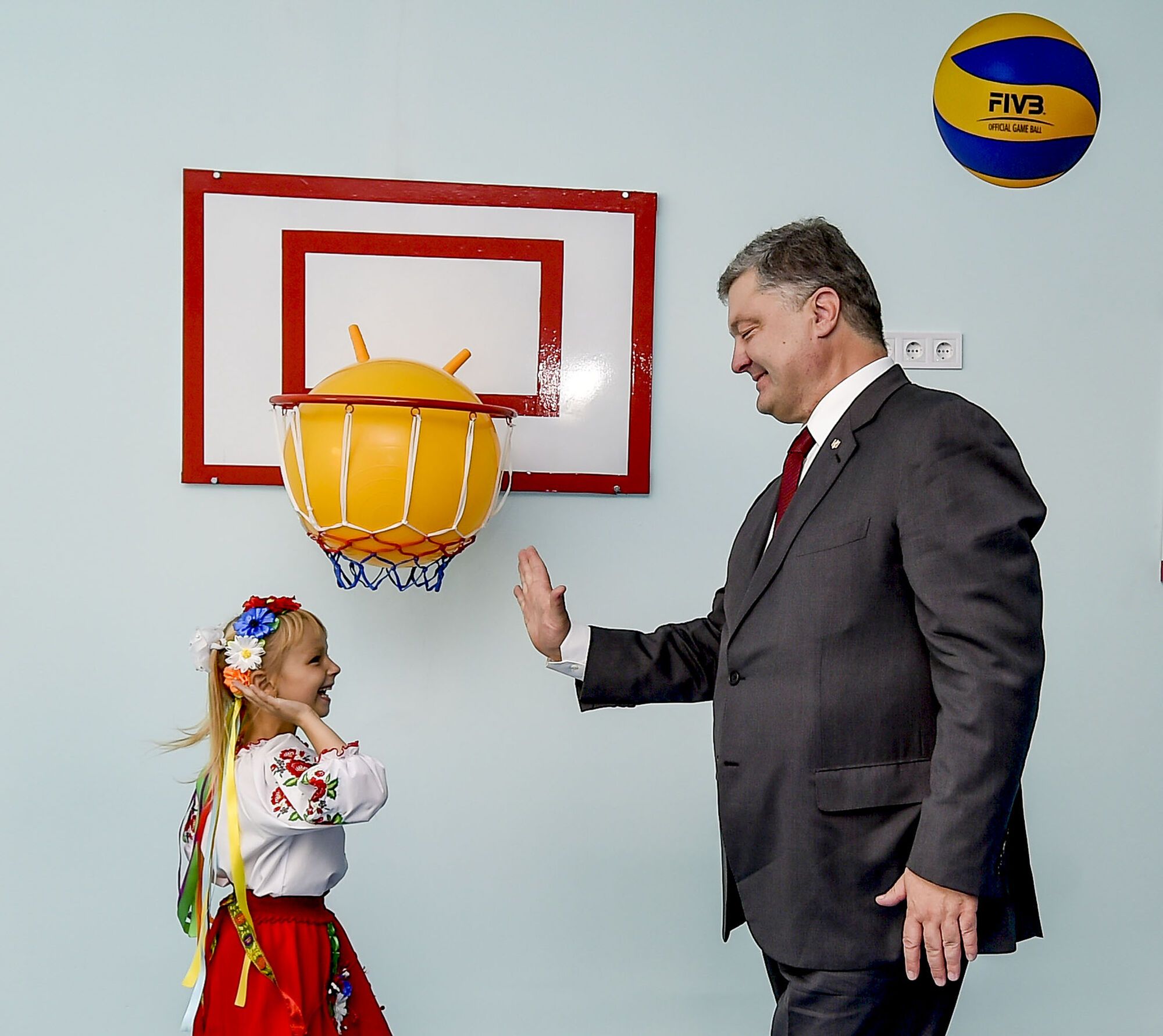 Порошенко - 52: самые яркие фото президента Украины