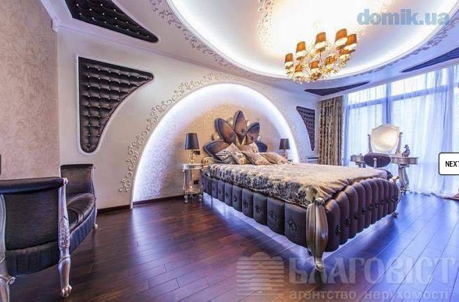 Конь, трон и ванна с позолотой: в соцсети высмеяли квартиру в Киеве за 13 млн грн