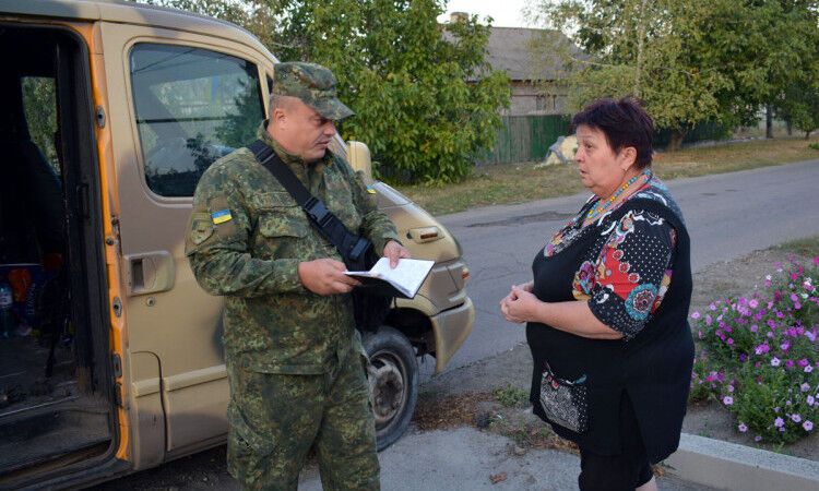 Атака на Марьинку: появились фото последствий обстрела мирных жителей