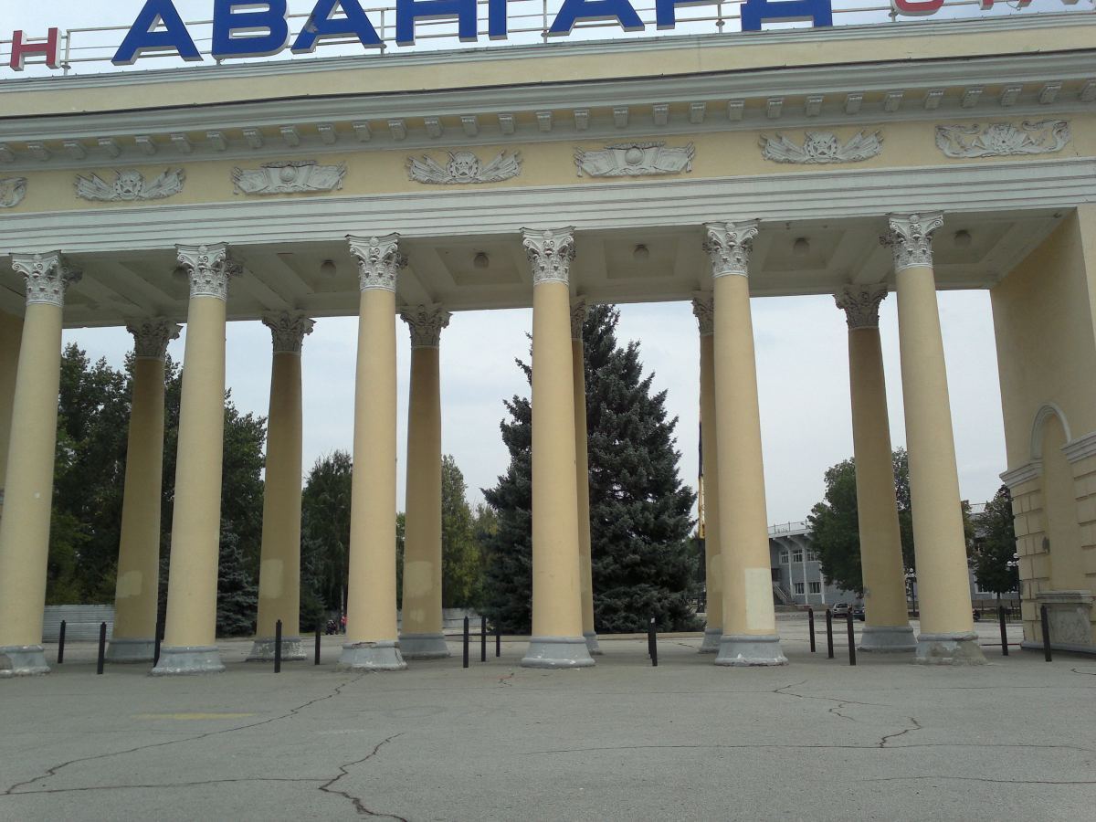 Прогулянка по "столиці ЛНР": у мережі показали, як війна змінила Луганськ