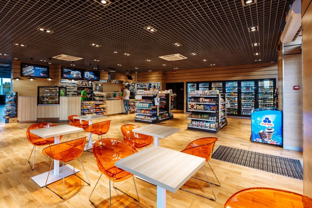 Сеть "ОККО" открыла в Черновцах самую современную заправку на Буковине