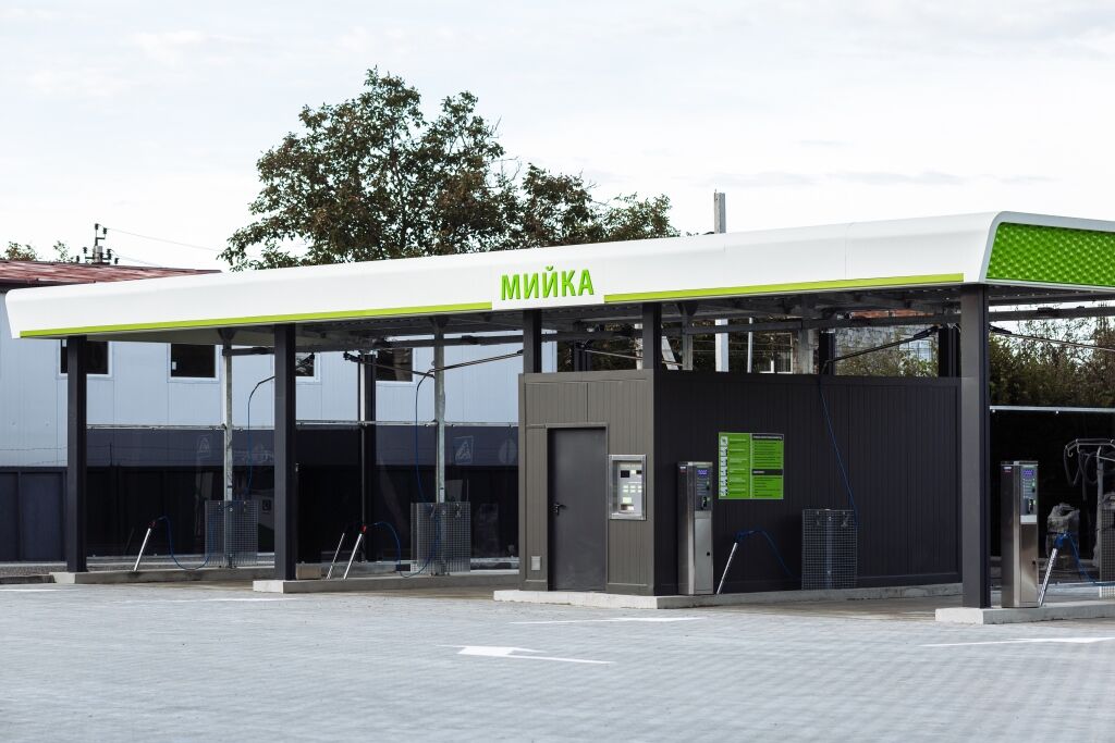 Сеть "ОККО" открыла в Черновцах самую современную заправку на Буковине