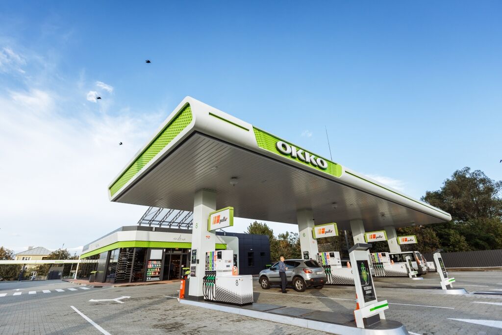 Сеть "ОККО" открыла в Черновцах самую современную заправку на Буковине