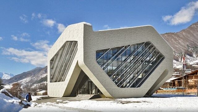 Селфи и путешествия: ТОП-5 мест для оригинальных фото в Грузии