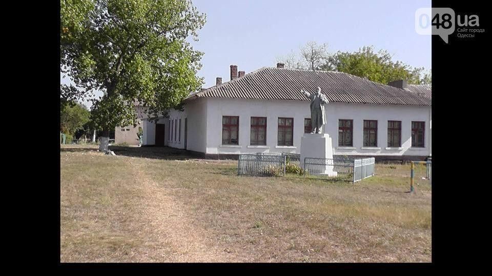 Назревает скандал: на Одесщине восстановили памятники Ленину и Калинину