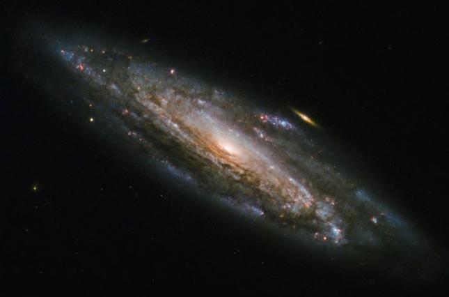 220 млн світлових років: телескоп "Хаббл" зробив вражаючий знімок галактики