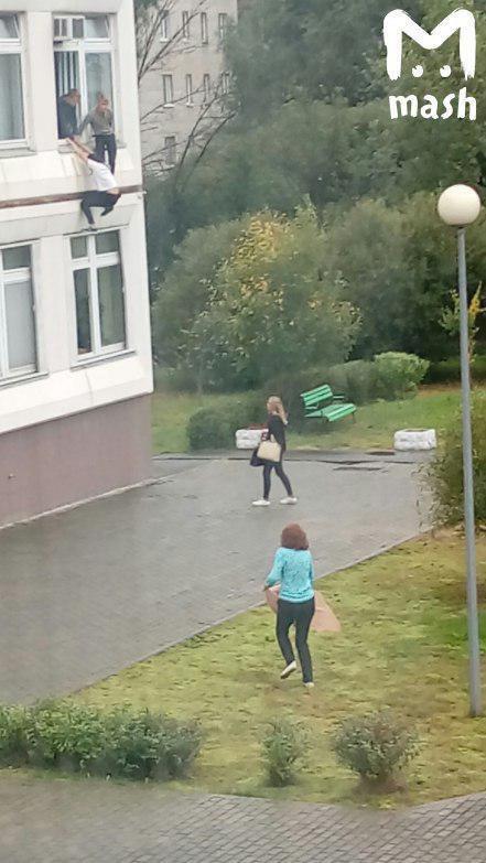 Дети выпрыгивали из окон: в России 9-классник устроил теракт в школе