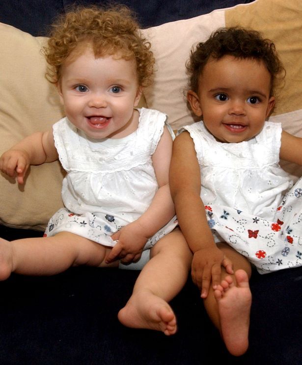 ''Не верят, что мы близнецы'': в Британии растут родные сестры с разным цветом кожи