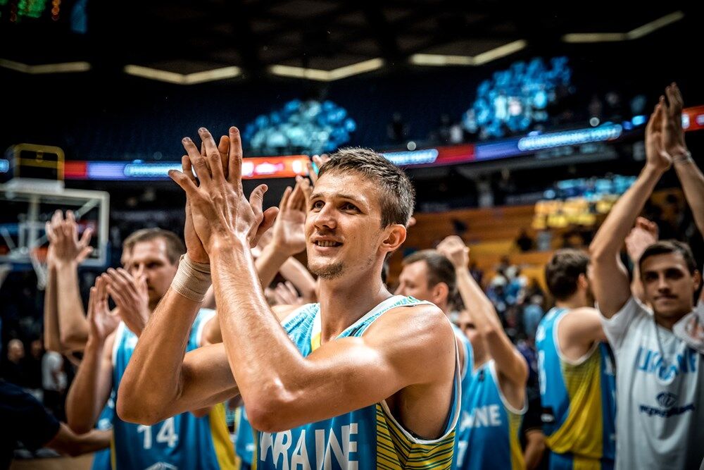 На зависть футболистам: Украина вышла в плей-офф чемпионата Европы по баскетболу - опубликованы яркие кадры