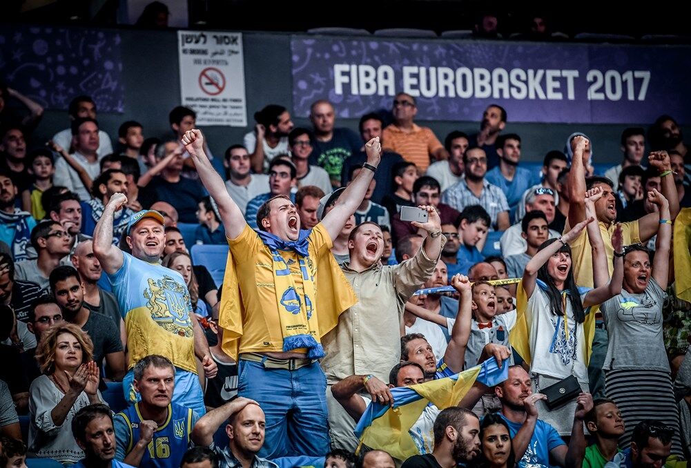 Украина в роскошном стиле вышла в плей-офф Евробаскета-2017