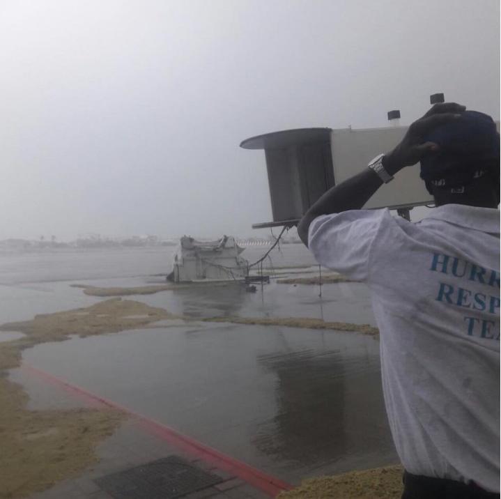 Ураган "Ирма" уничтожил один из опаснейших аэропортов мира: опубликованы фото до и после