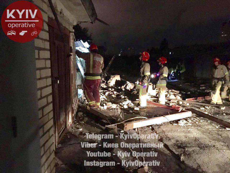 "Гуркіт був як від вибуху": з'явилися фото і відео НП у центрі Києва