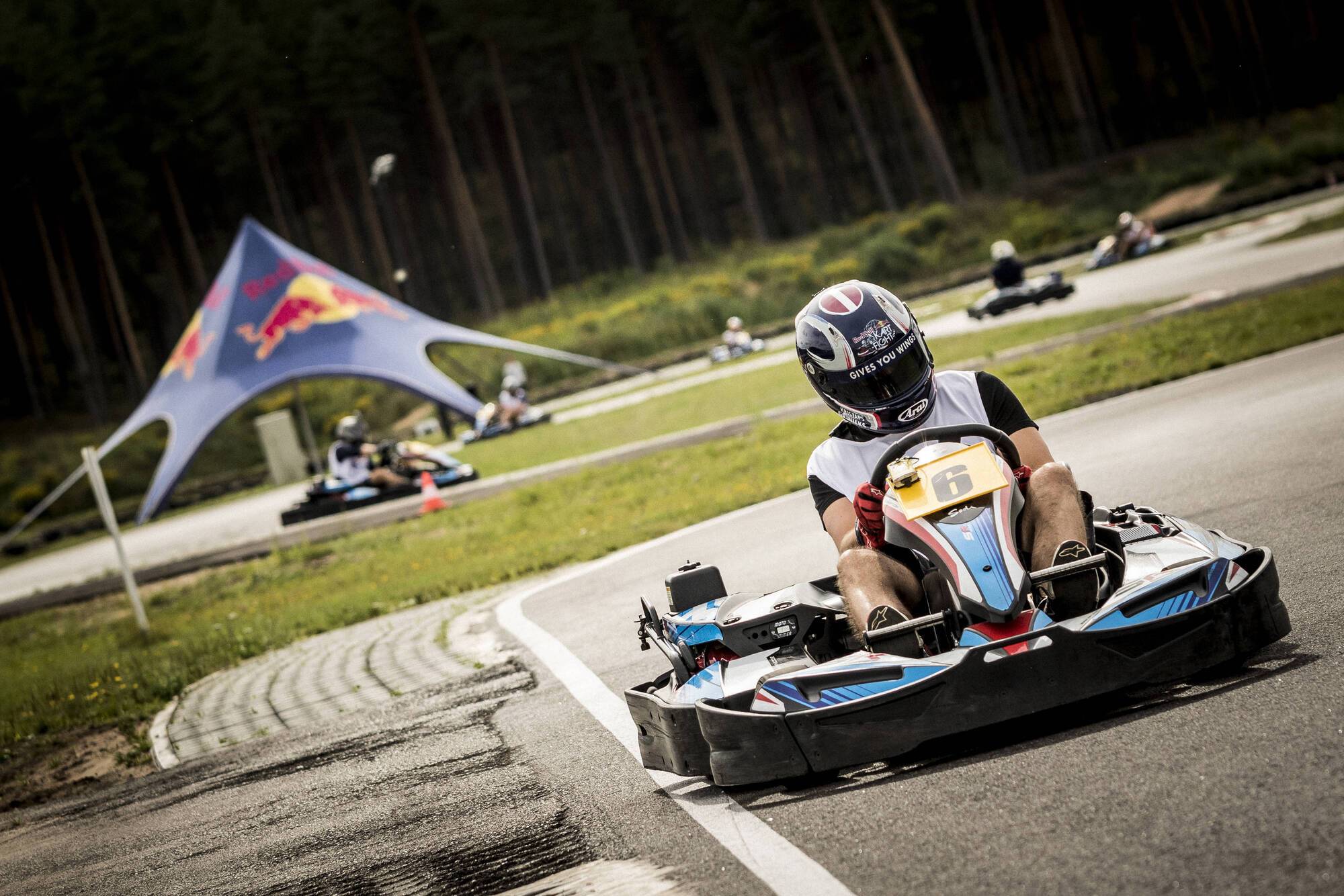 В Харькове определили первых финалистов Red Bull Kart Fight