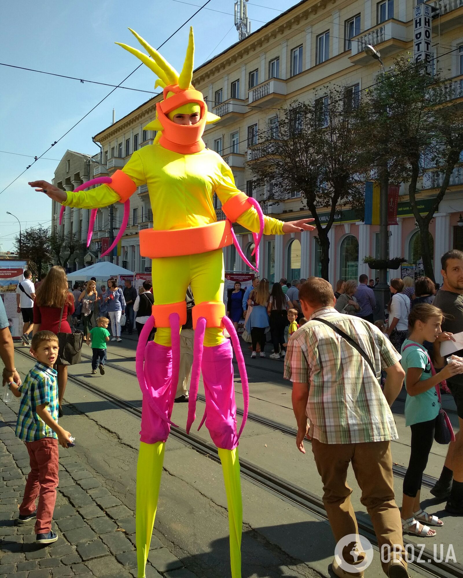 День города в Виннице: мини-дома за 4 млн и клоуны на ходулях