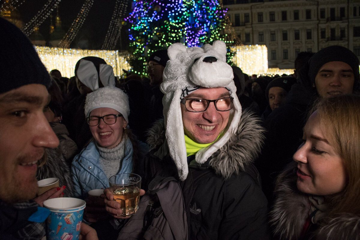 Оркестр і діджеї: у Києві оригінально зустріли Новий рік