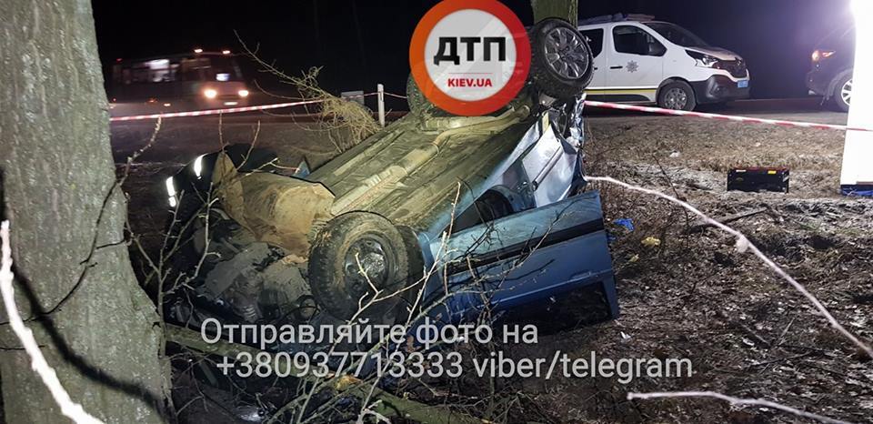 Под Киевом произошло смертельное ДТП: опубликованы жуткие фото
