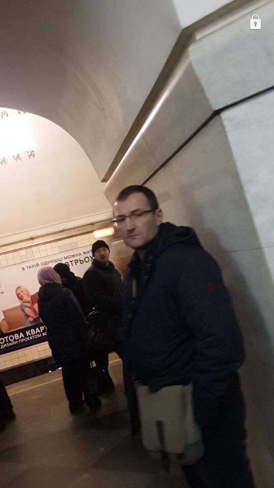 "Вони на 100% витягнуть ваші грошики": кишенькові злодії з метро Києва потрапили на відео