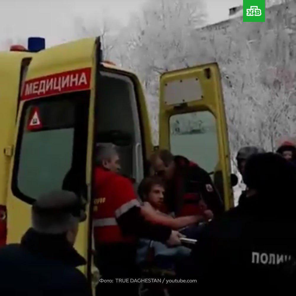 Різанина в російській школі: з'явилися фото і відео підлітків, які влаштували напад