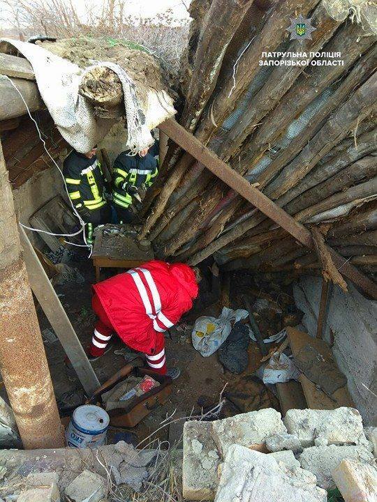 В Запорожье рухнувшая крыша придавила человека (ФОТО)