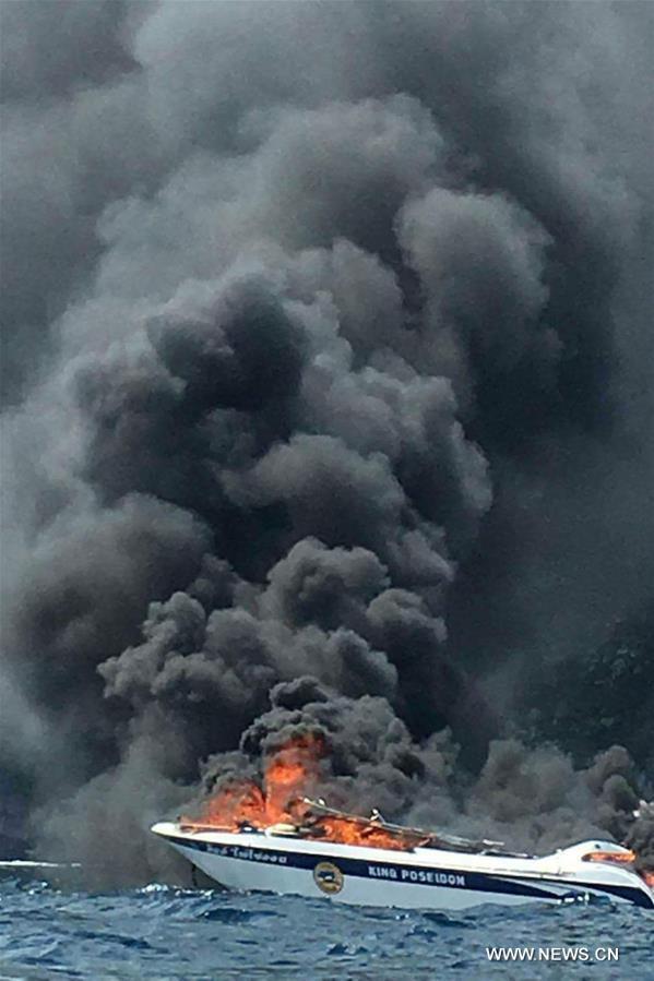 У Таїланді вибухнув катер із туристами: з'явилися фото і відео вогняного пекла