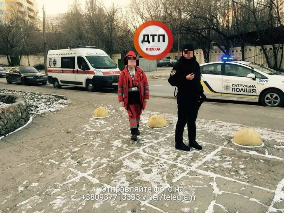 На тілі - великий хрест: у київському парку знайшли труп чоловіка