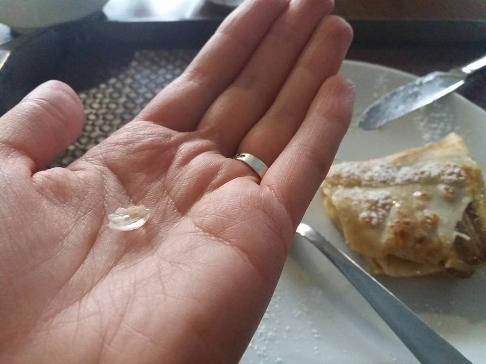 "Чуть не убил меня": в Киеве произошел страшный инцидент с журналисткой в кафе