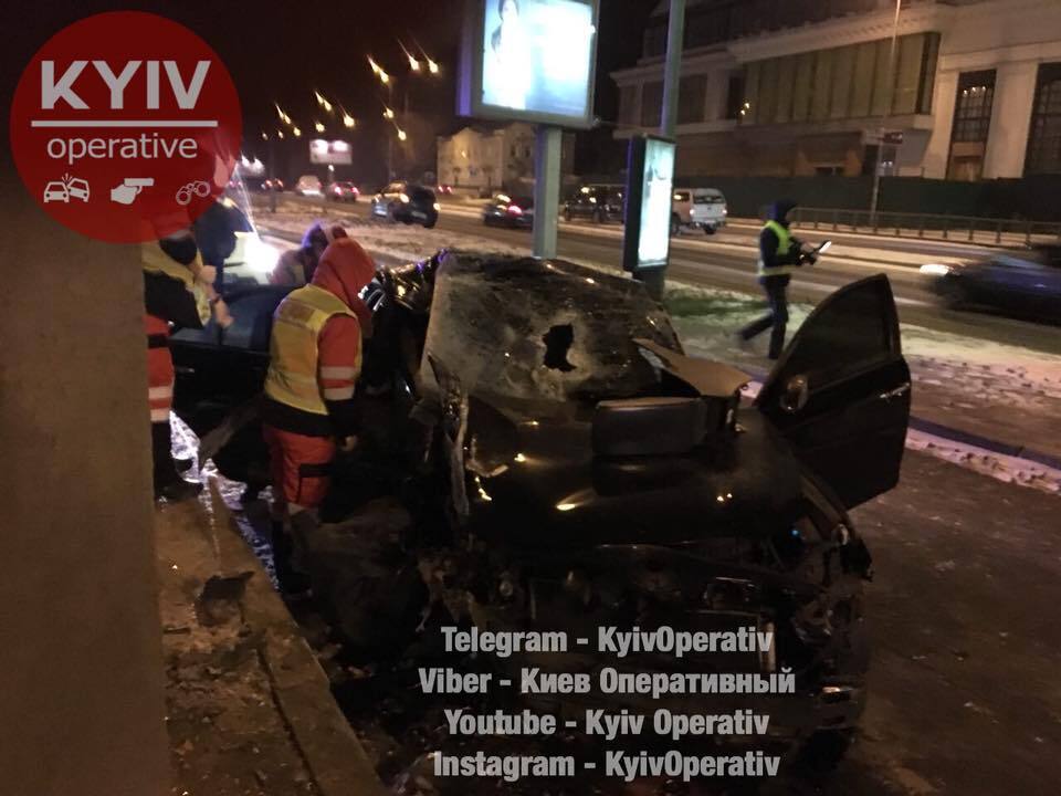 В Киеве произошло страшное смертельное ДТП: появилось видео