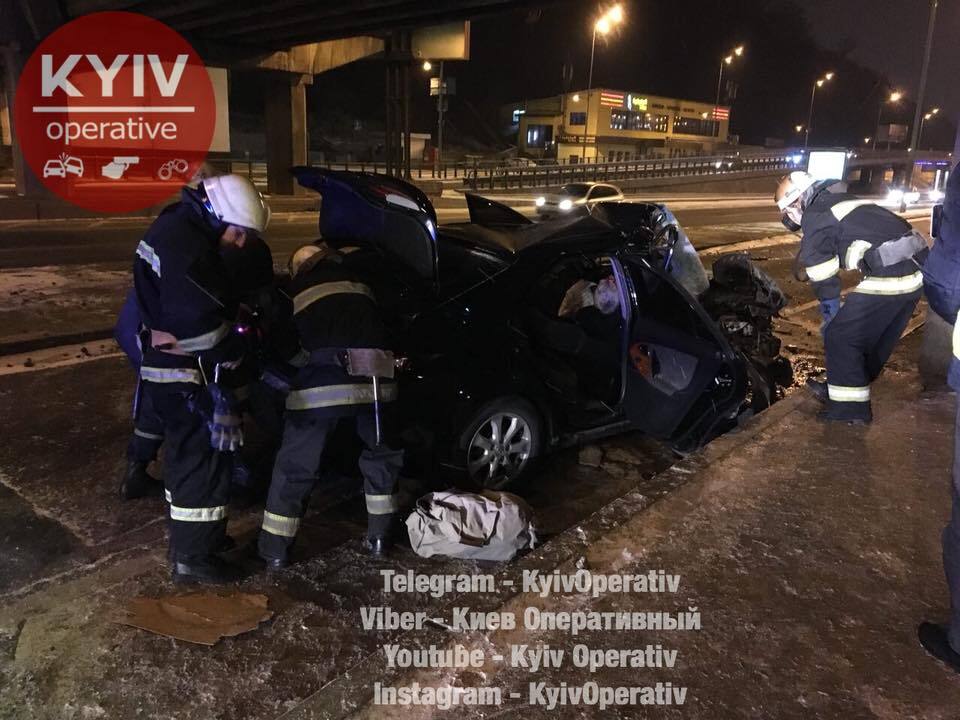 В Киеве произошло страшное смертельное ДТП: появилось видео