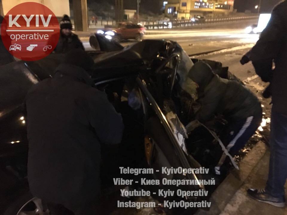 В Киеве произошло страшное смертельное ДТП: появилось видео