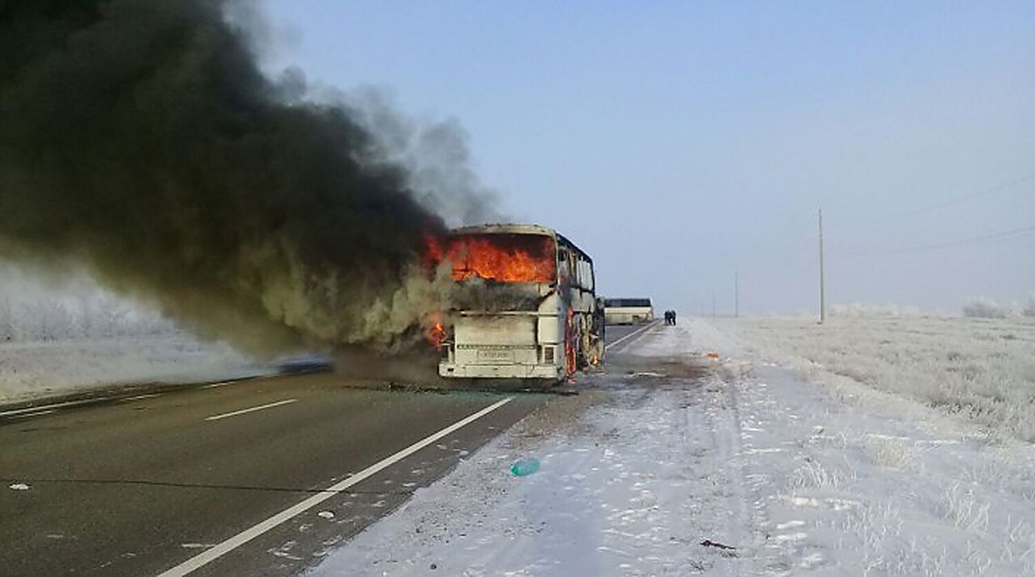 У Казахстані 52 людини заживо згоріли в автобусі