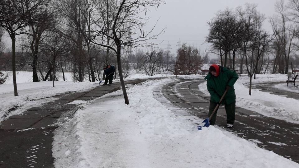 Киев накрыл снегопад: власти приняли жесткие меры