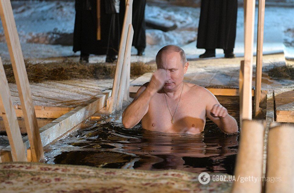 "Новое дно искал": Путин взбесил россиян крещенскими купаниями