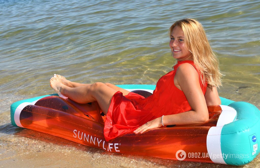 Девушка дня: 15-летняя украинка, ставшая сенсацией Australian Open, снялась в яркой фотосессии на берегу озера