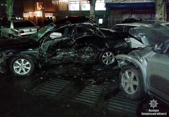 Массовое ДТП в Мелитополе: 3 жертвы и 5 разбитых авто (ФОТО)