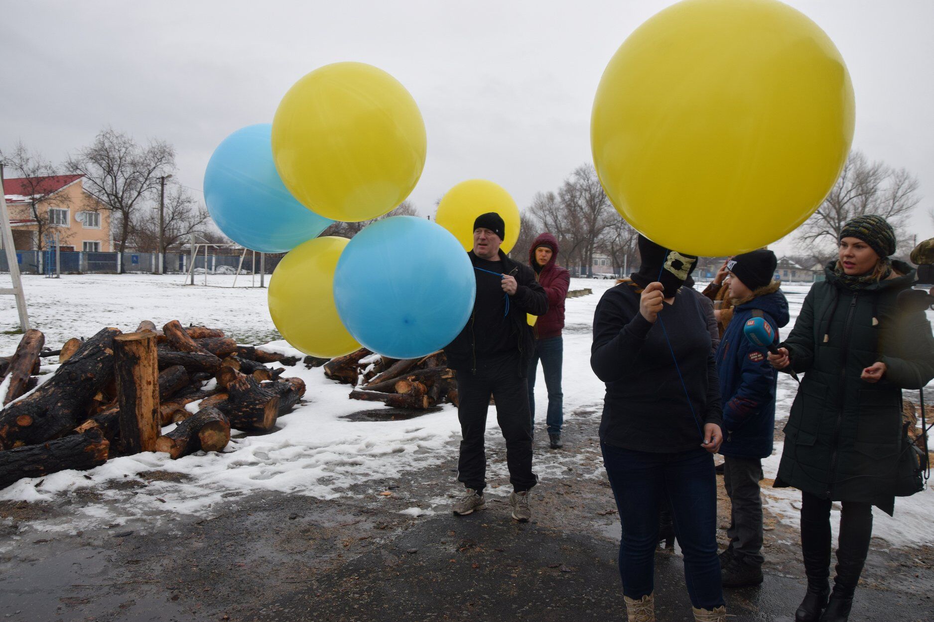 Украинские патриоты на Луганщине решились на дерзкий поступок: мощные фото