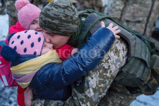 Бригада ВСУ залишила Донбас: опубліковані зворушливі фото повернення