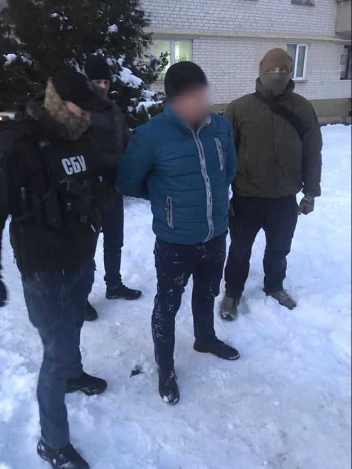Угрожал водителю: в Киеве погорел на взятке замглавы патрульной полиции Борисполя