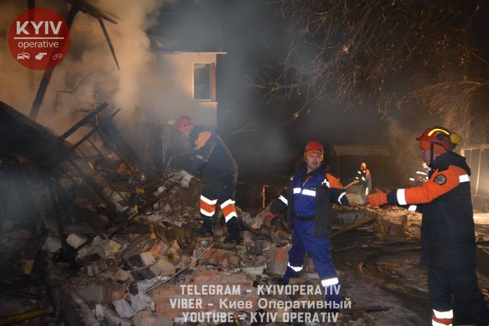 Появились жуткие фото с места взрыва на Киевщине